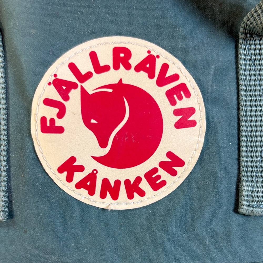 Fjallraven Kånken Backpack in Deep Green with Red Logo - Picture 2 of 13